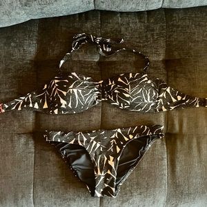 Nip Tuck Swim Two-Piece Bikini. Size 6.